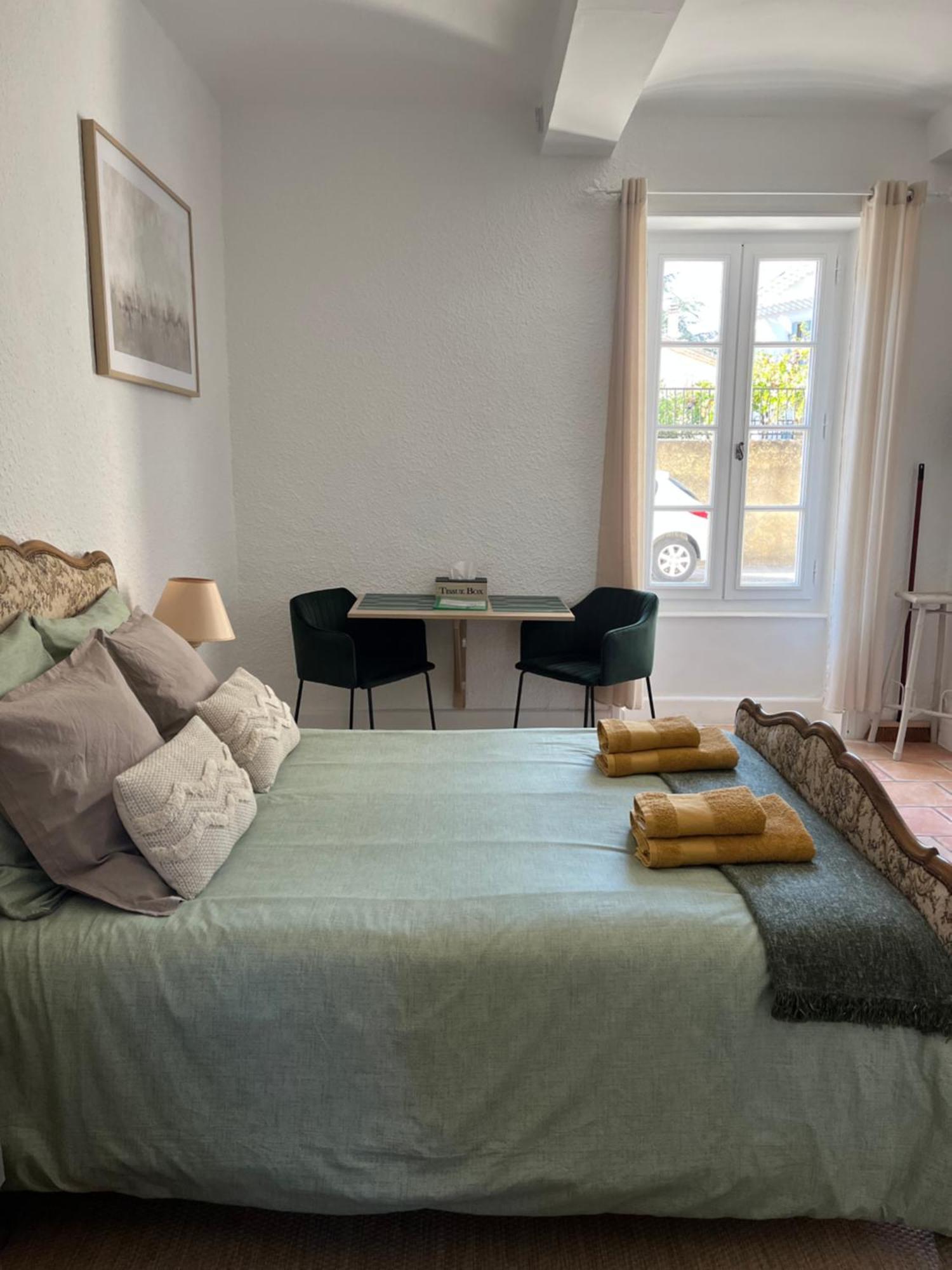 Au Petit Faubourg Daire Grignan Dış mekan fotoğraf